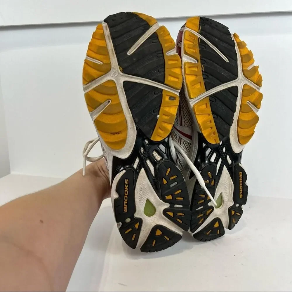 Brooks Go-2 Series Red + Yellow Running Shoes Size Men's 9.5